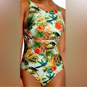 NWT Swimsuit Extremely High Quality & Beautiful Compression One-Piece size XL
